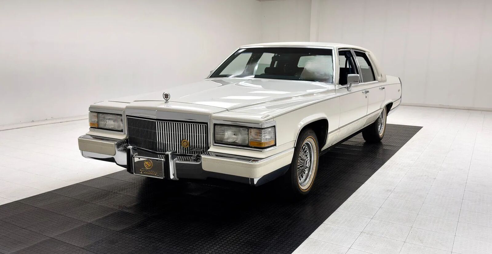 1992 CADILLAC Brougham