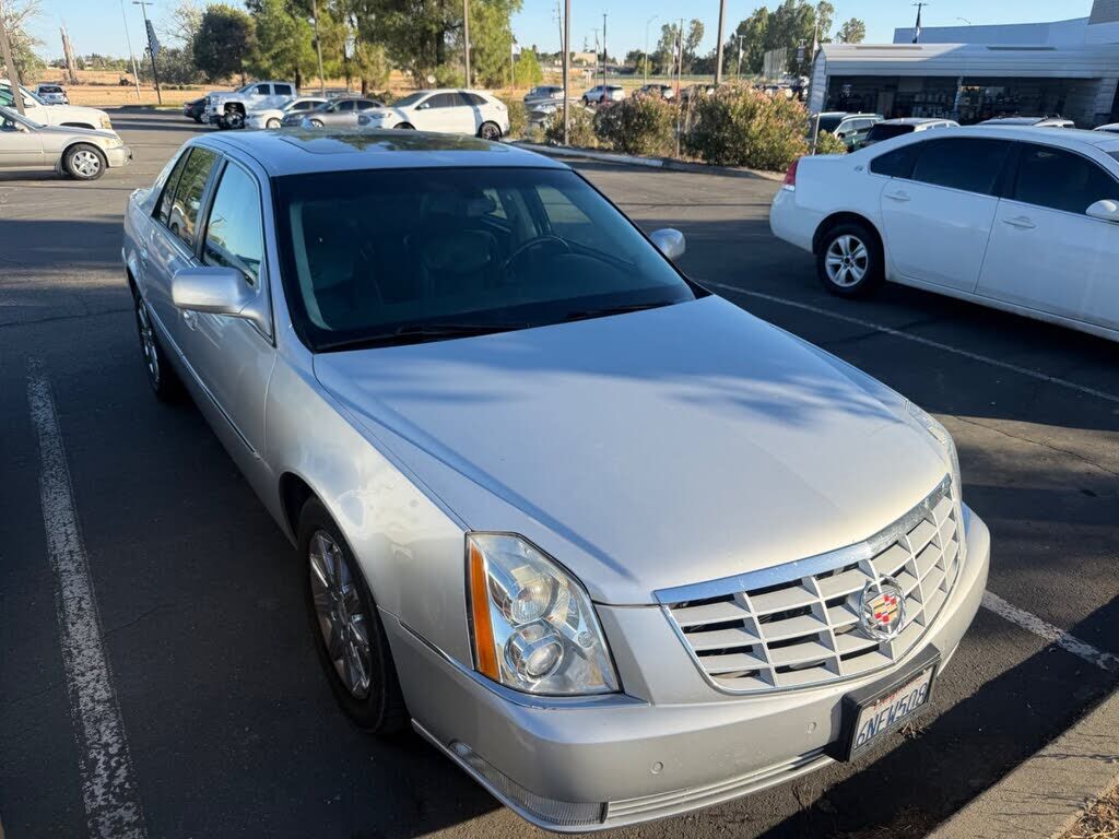 2011 CADILLAC DTS