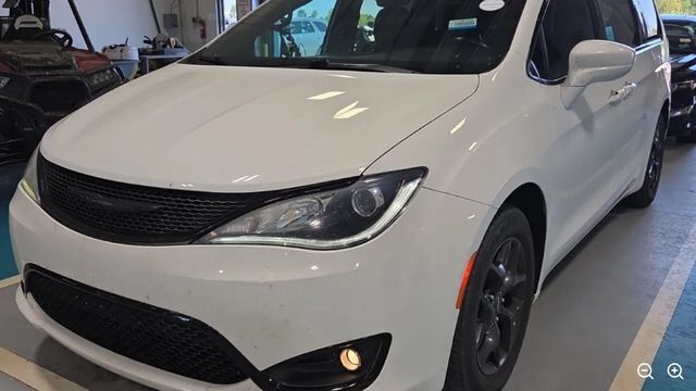 2019 CHRYSLER Pacifica