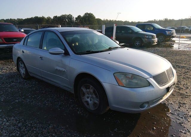 2004 NISSAN Altima