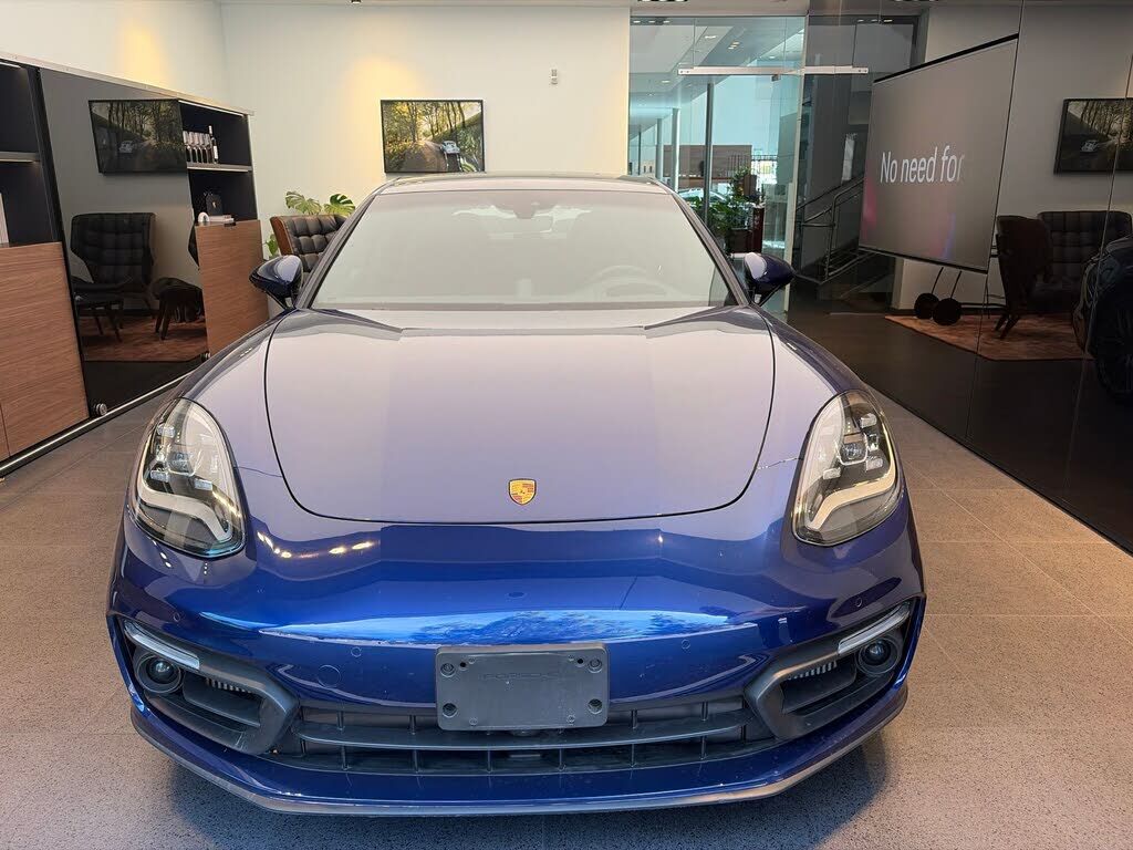 2023 PORSCHE Panamera