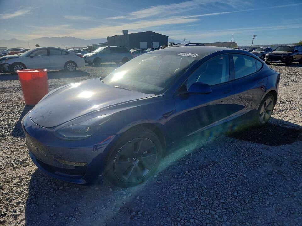 2022 TESLA Model 3