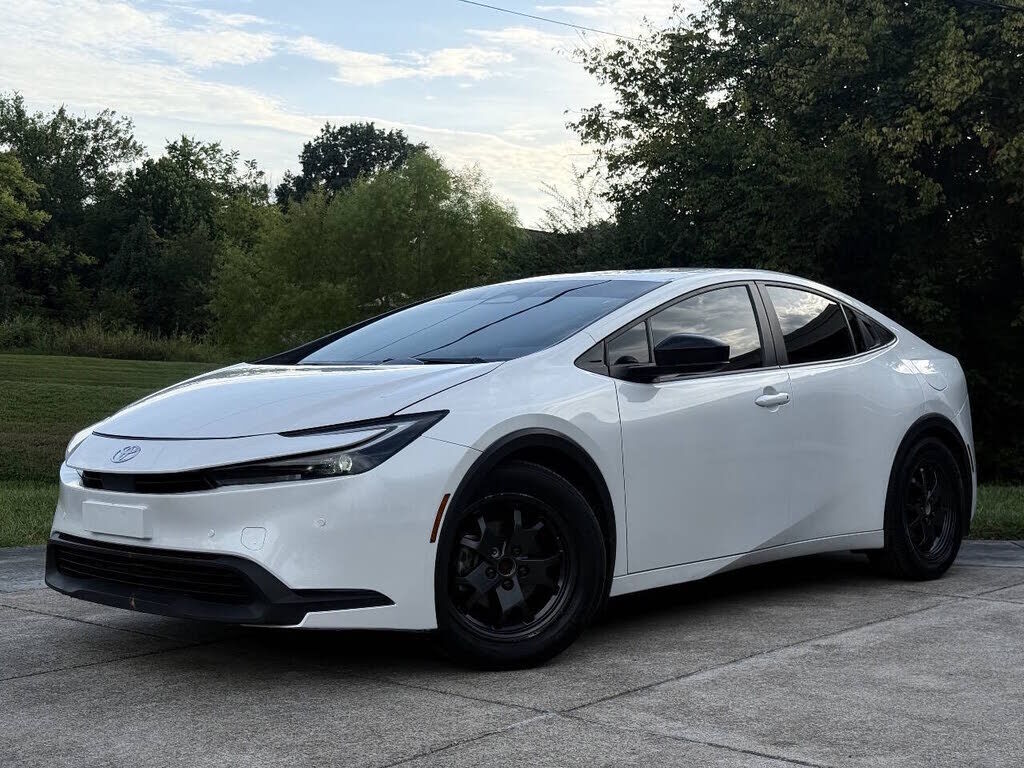 2024 TOYOTA PRIUS