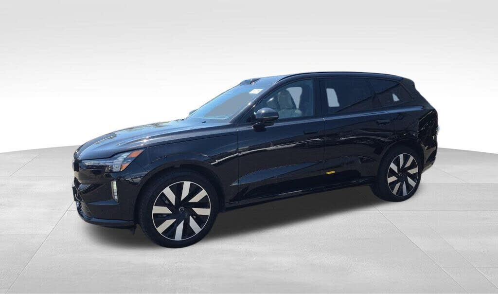 2025 VOLVO EX90
