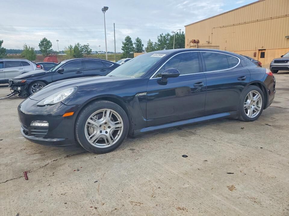 2013 PORSCHE Panamera