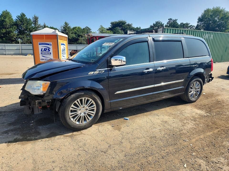 2014 CHRYSLER Town and Country