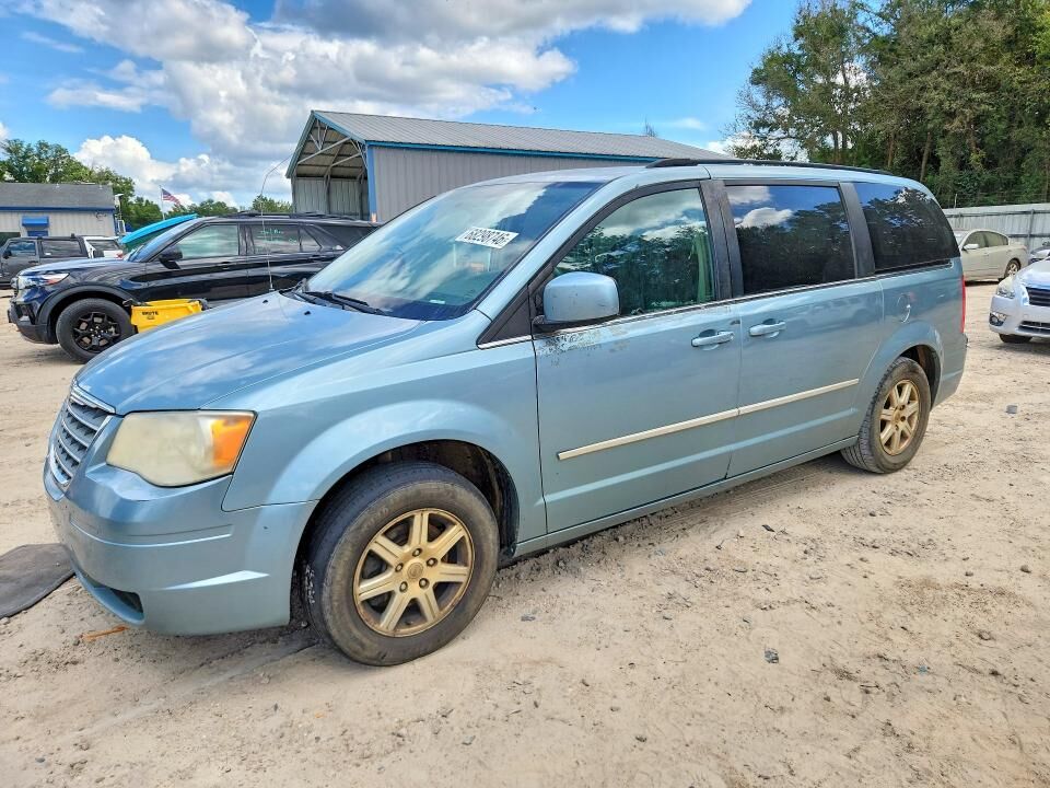 2010 CHRYSLER Town and Country