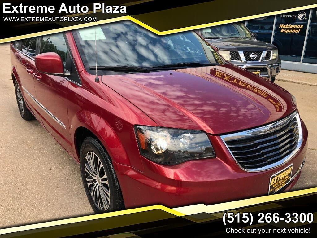 2014 CHRYSLER Town and Country