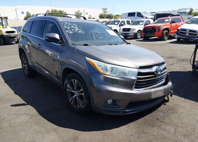 2016 TOYOTA Highlander