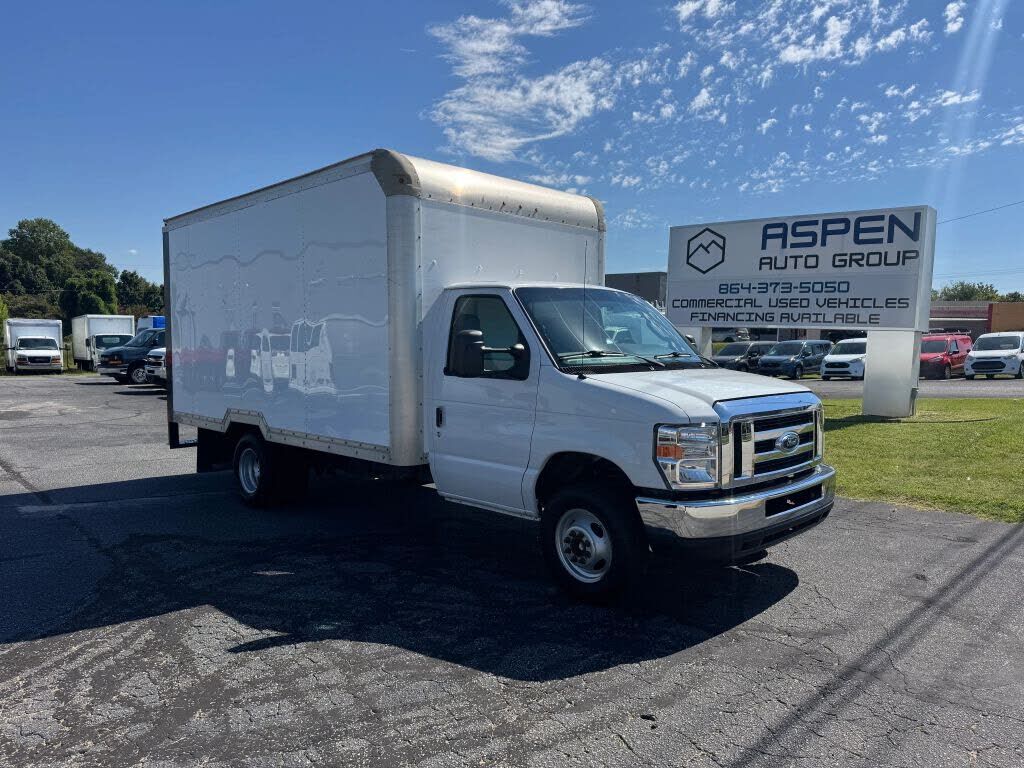 2017 FORD E-350