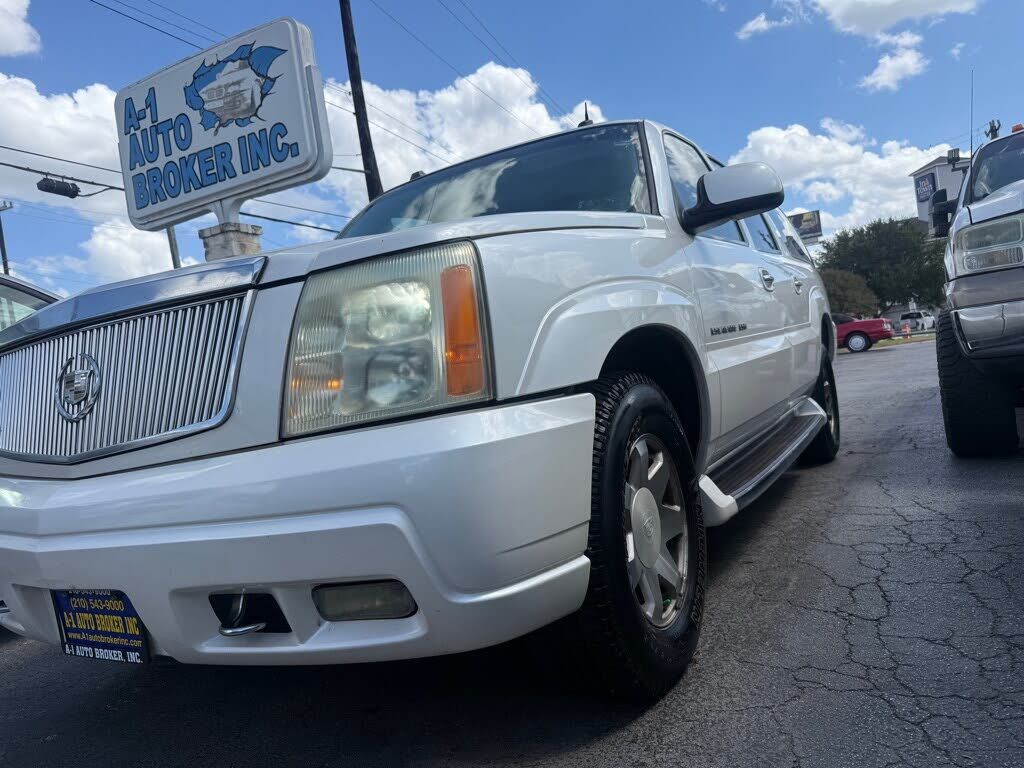 2004 CADILLAC Escalade