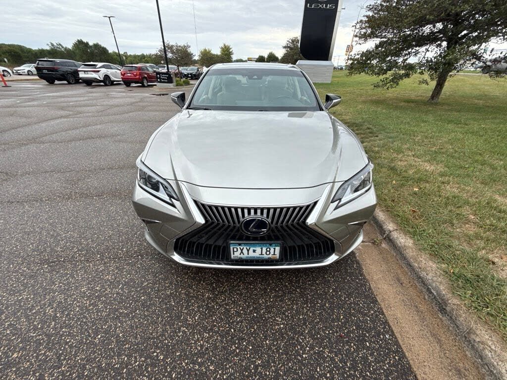 2019 Lexus ES