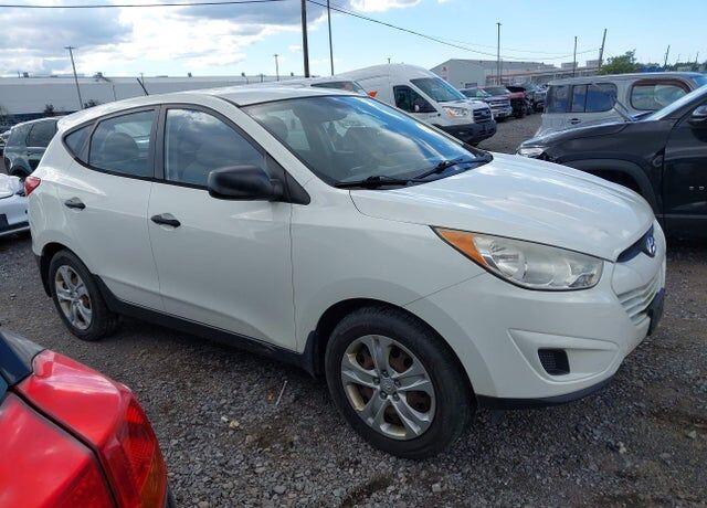 2010 HYUNDAI Tucson