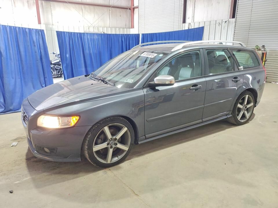 2011 VOLVO V50
