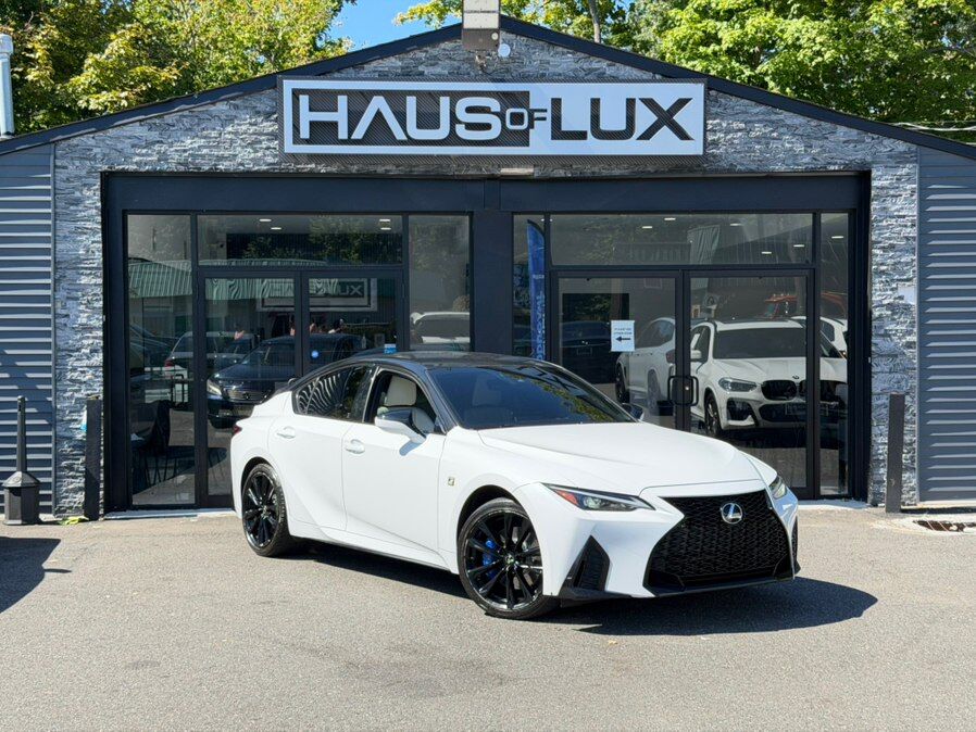 2021 LEXUS IS