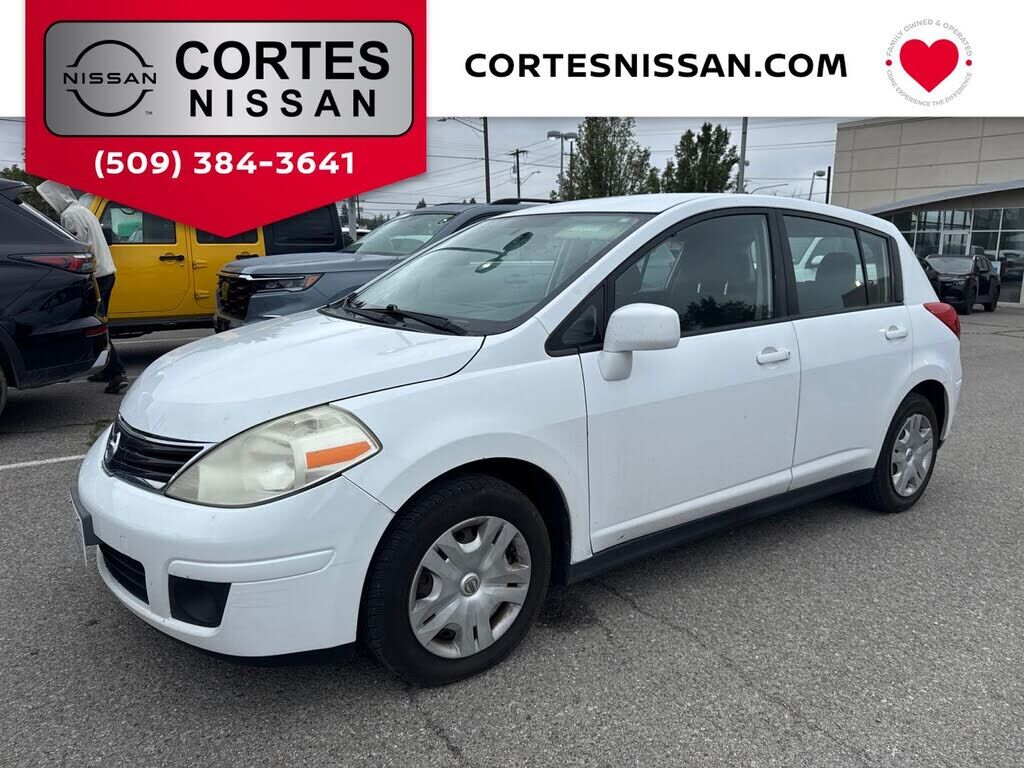 2011 NISSAN Versa