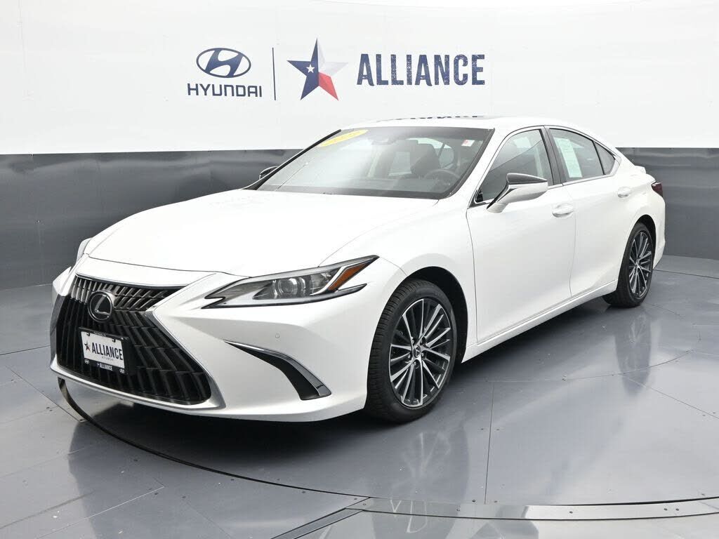 2022 LEXUS ES
