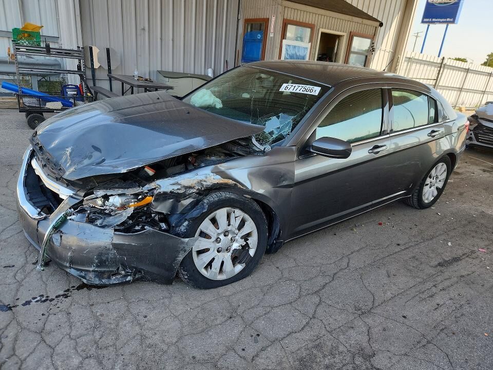 2013 CHRYSLER 200