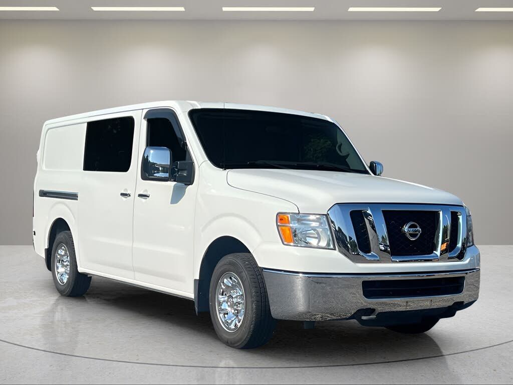 2017 NISSAN NV