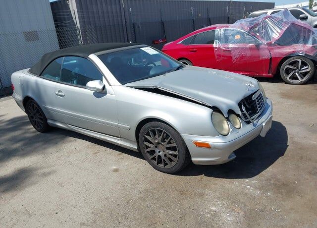 2002 MERCEDES-BENZ CLK-Class