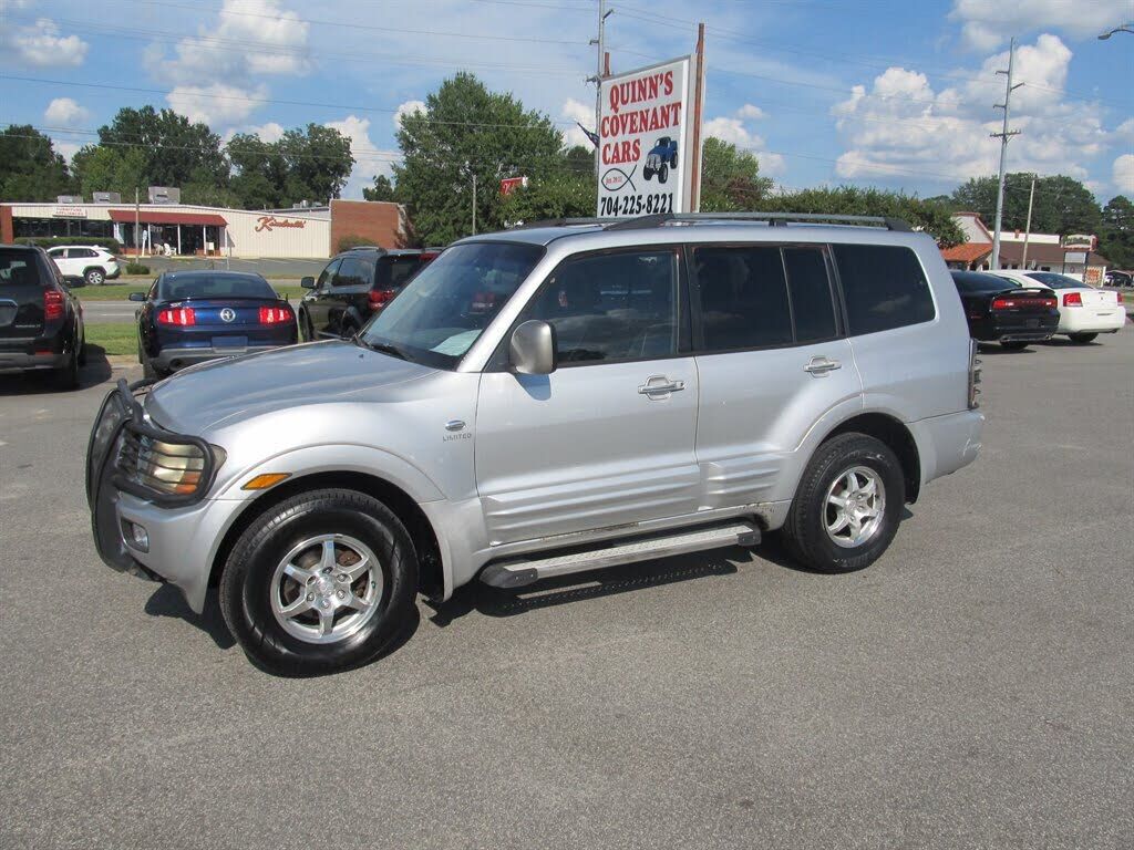 2002 MITSUBISHI Montero
