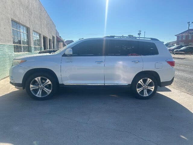 2011 TOYOTA Highlander