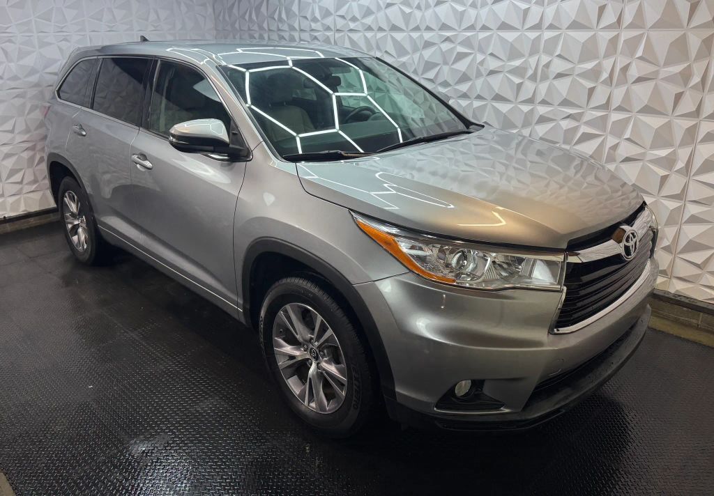 2016 TOYOTA Highlander