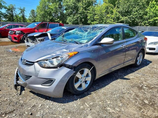 2011 HYUNDAI Elantra