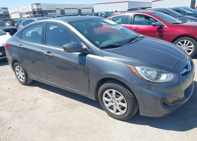2012 HYUNDAI Accent