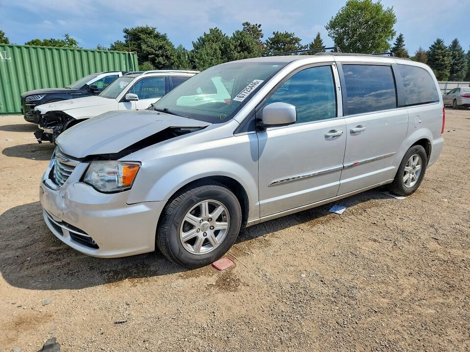 2012 CHRYSLER Town and Country