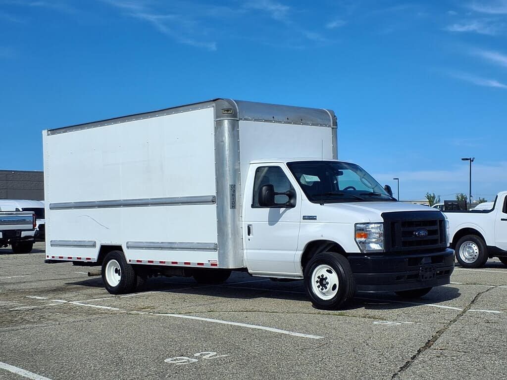2022 FORD E-350
