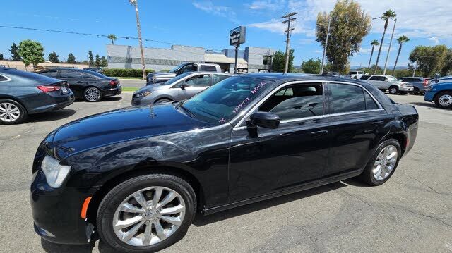 2017 CHRYSLER 300
