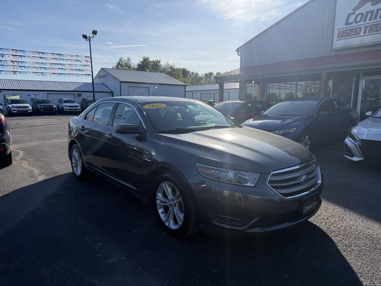 2015 FORD Taurus