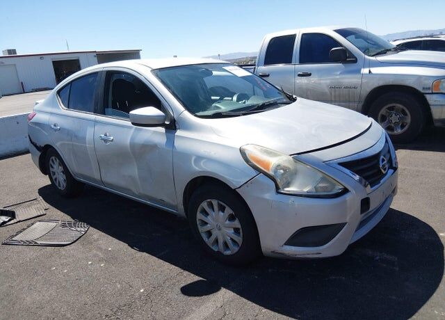 2016 NISSAN Versa