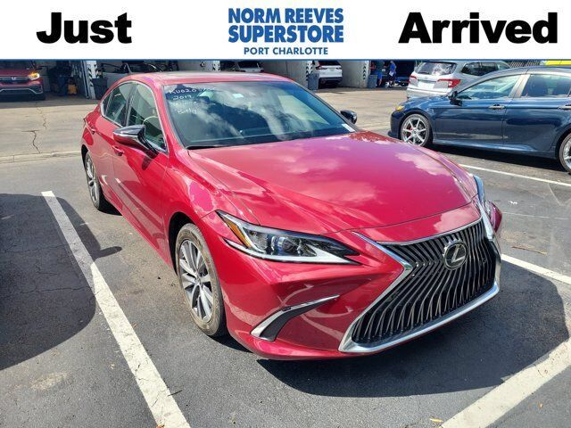 2019 LEXUS ES