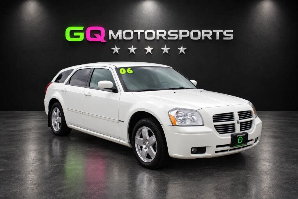 2006 DODGE Magnum