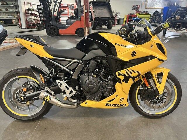 2024 SUZUKI GSX-8R