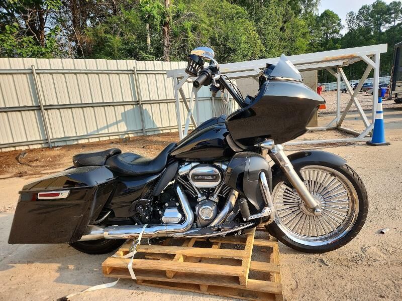 2020 HARLEY DAVIDSON FLTRK / Road Glide Limited