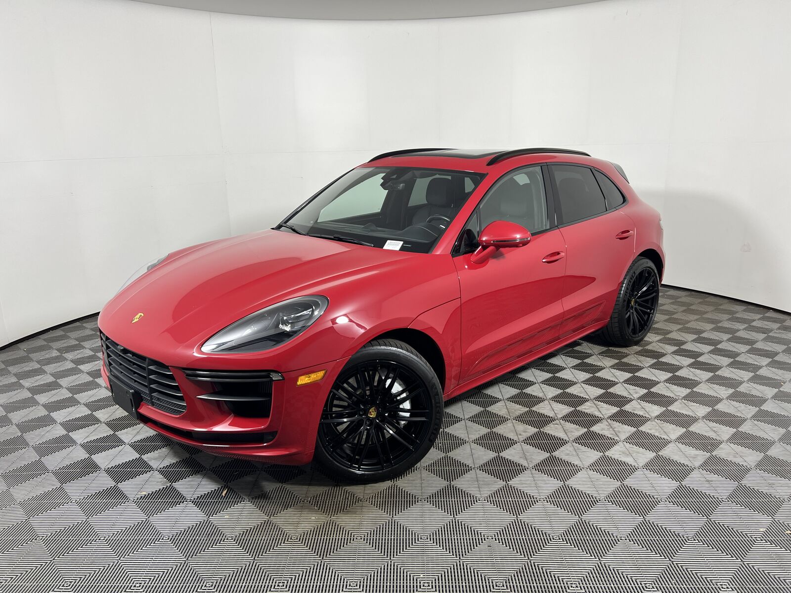 2021 PORSCHE Macan