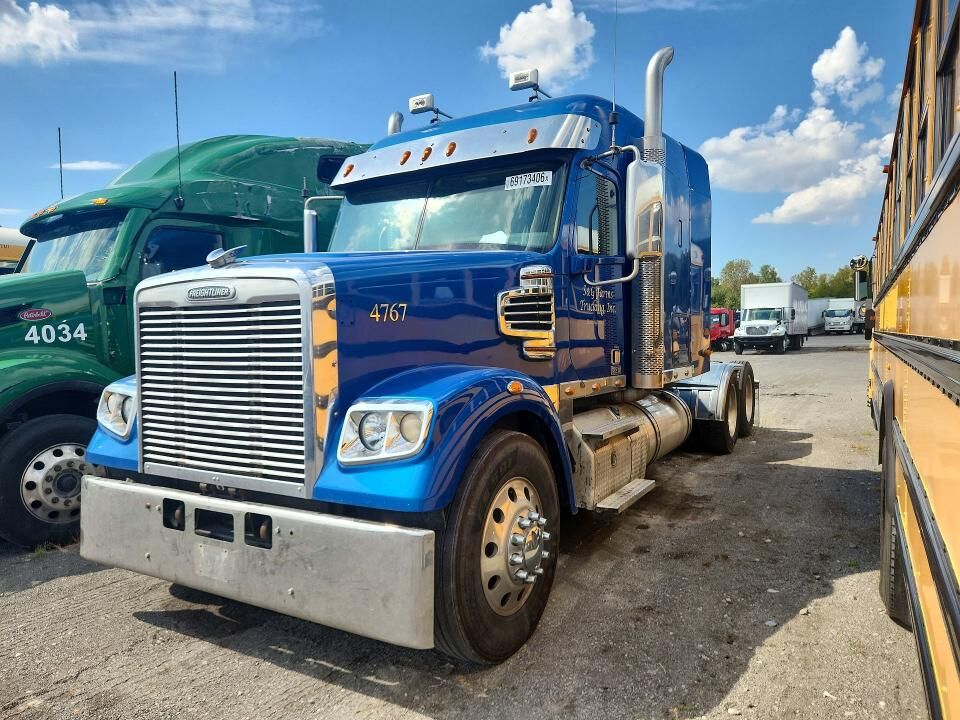 2020 FREIGHTLINER SD122