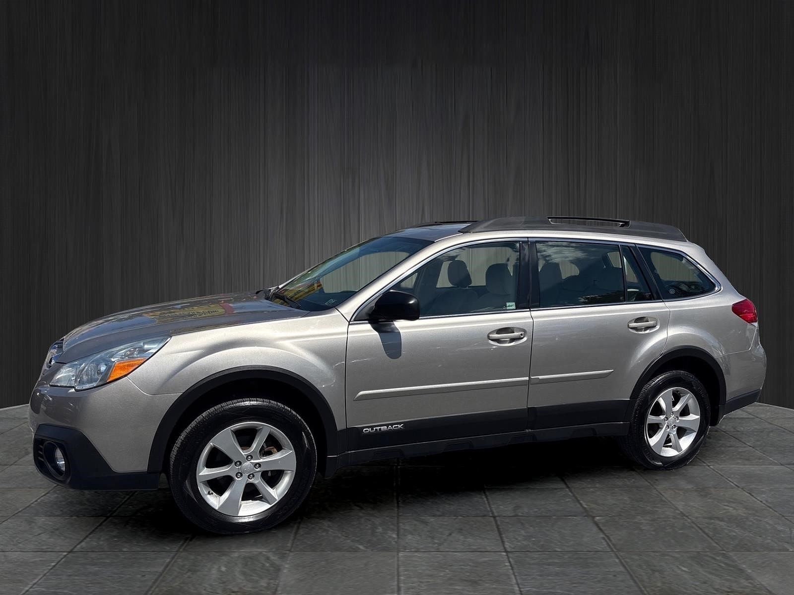 2014 SUBARU Outback