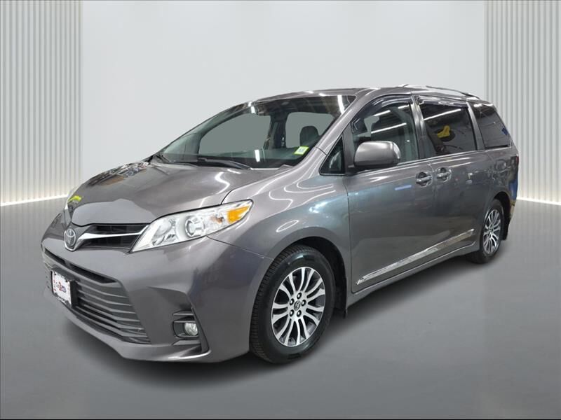 2020 TOYOTA Sienna