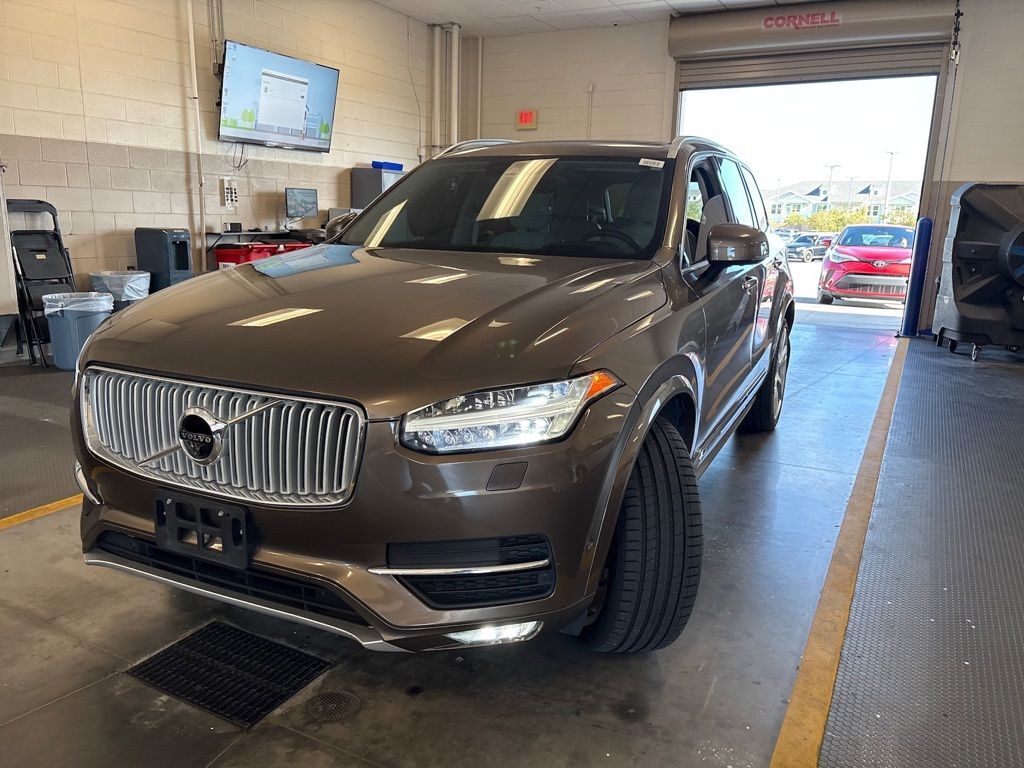 2017 VOLVO XC90