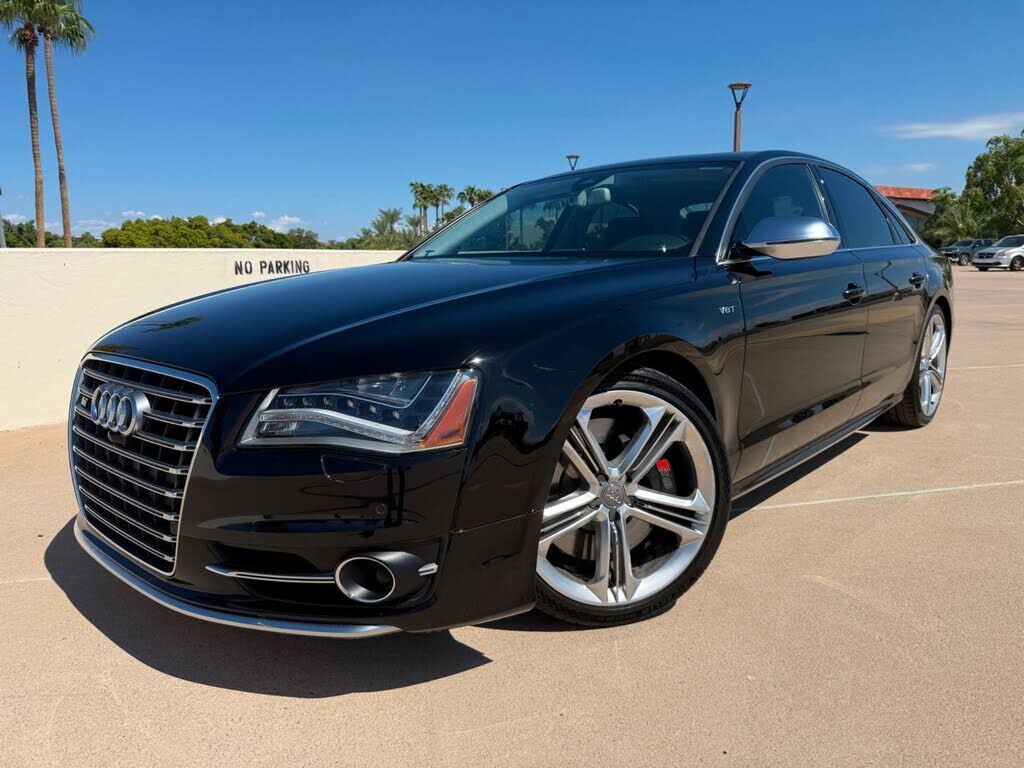 2014 AUDI S8