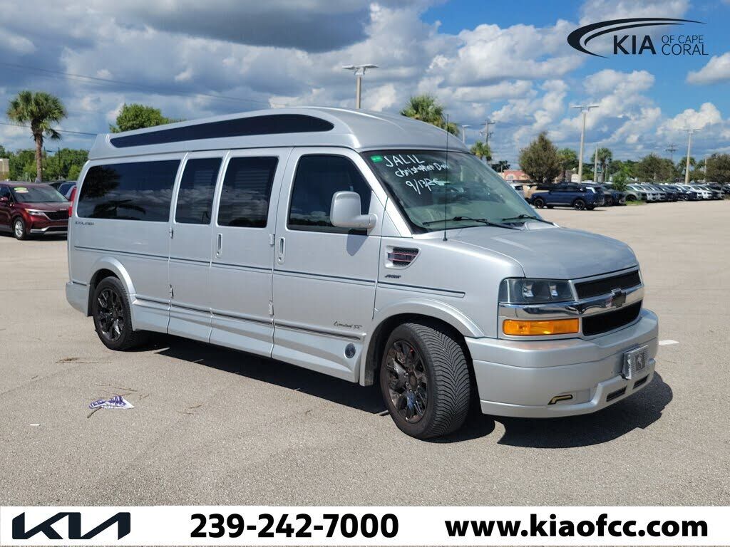 2023 CHEVROLET Express