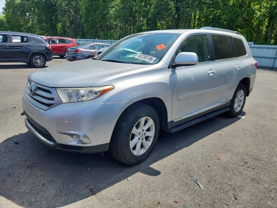 2013 TOYOTA Highlander