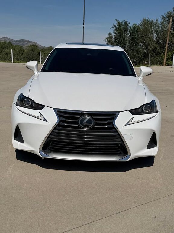 2018 LEXUS IS