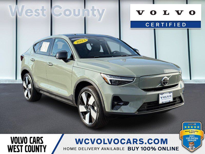 2023 VOLVO C40