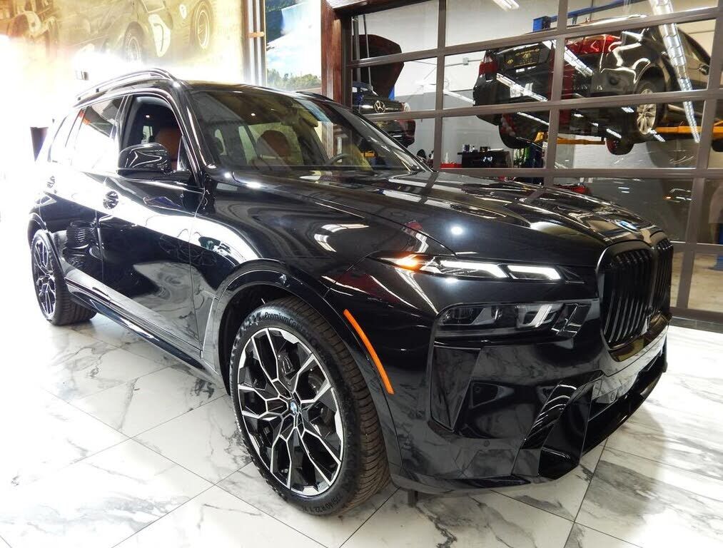 2023 BMW X7