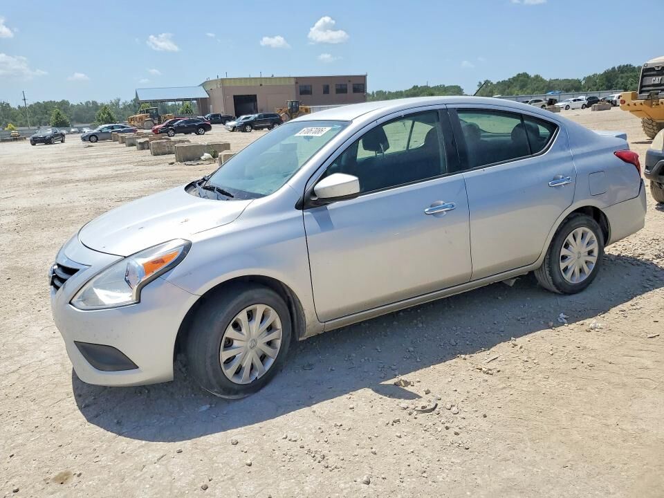 2019 NISSAN Versa